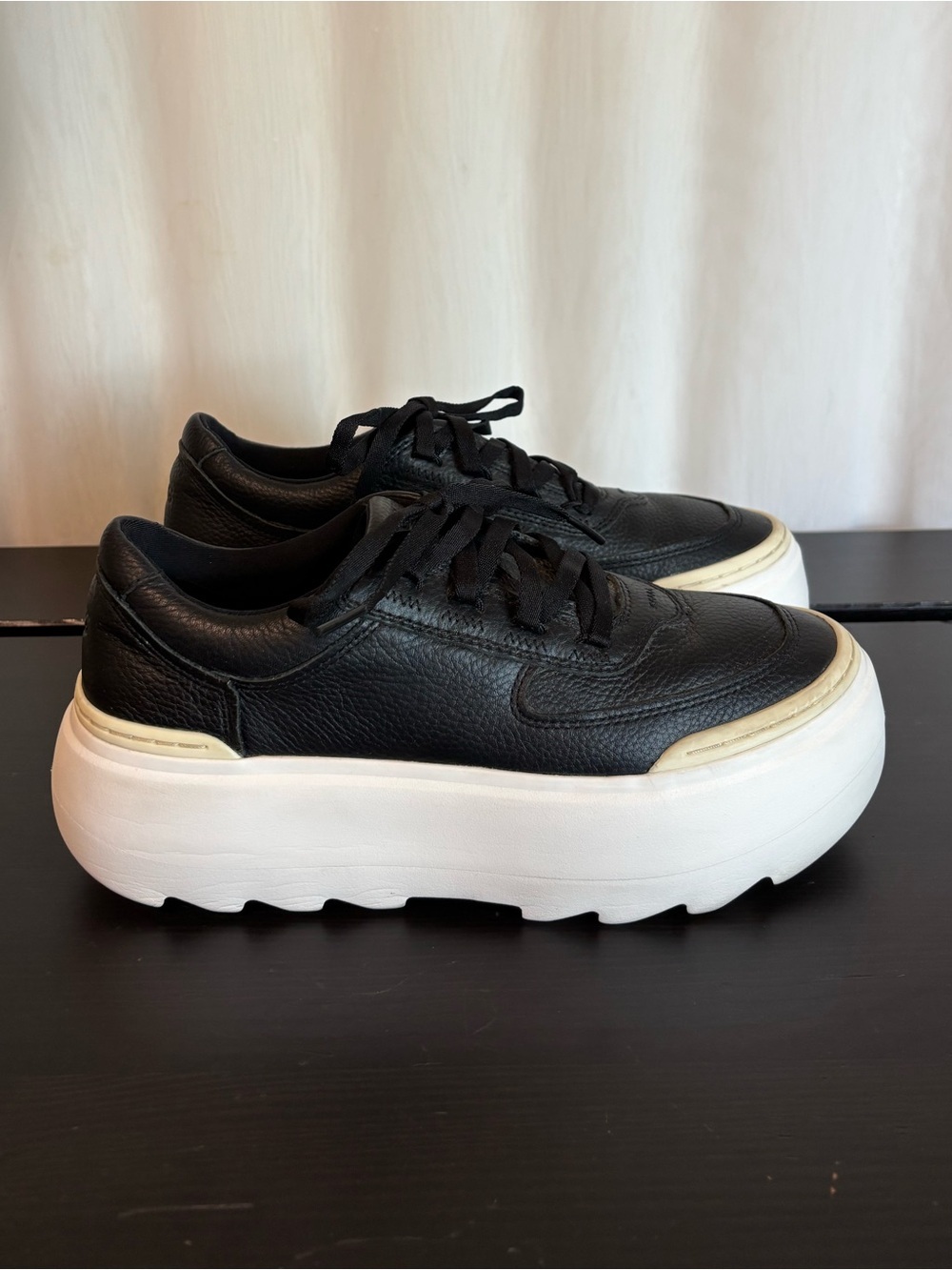 UGG Treadlite Leather Platform Sneakers Black White Sole Women’s 8.5 - Picture 4 of 11